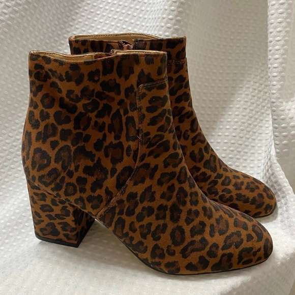 NEW W/O BOX LOFT Leopard Ankle Booties - Picture 1 of 6